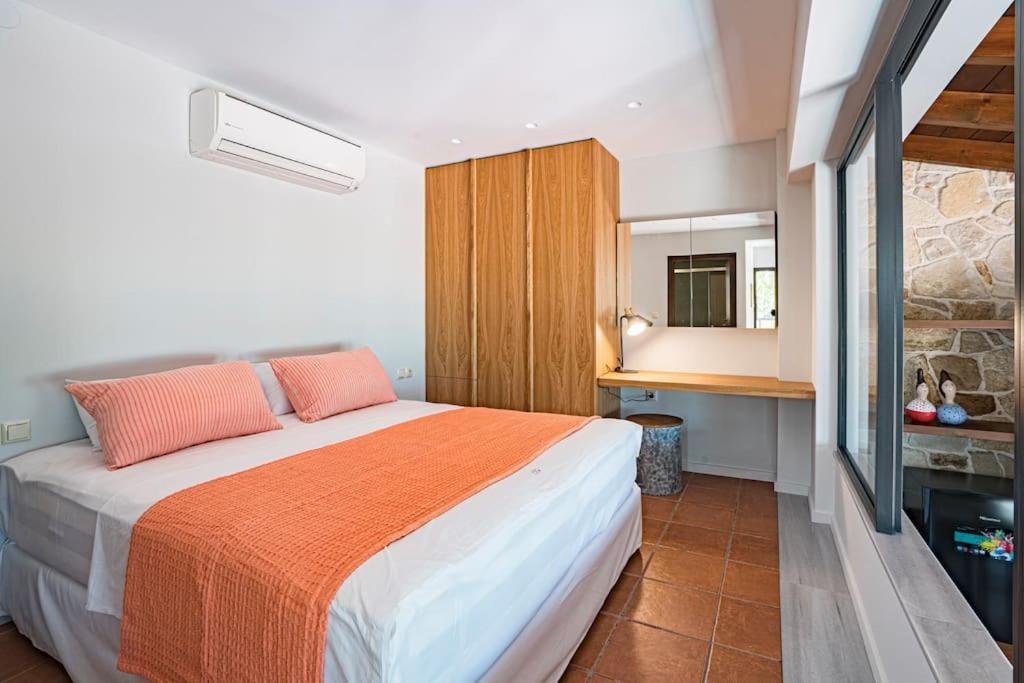 Sea And Sun Metaxy Mas, Brand-New, Beachfront ! Chania  Exterior photo